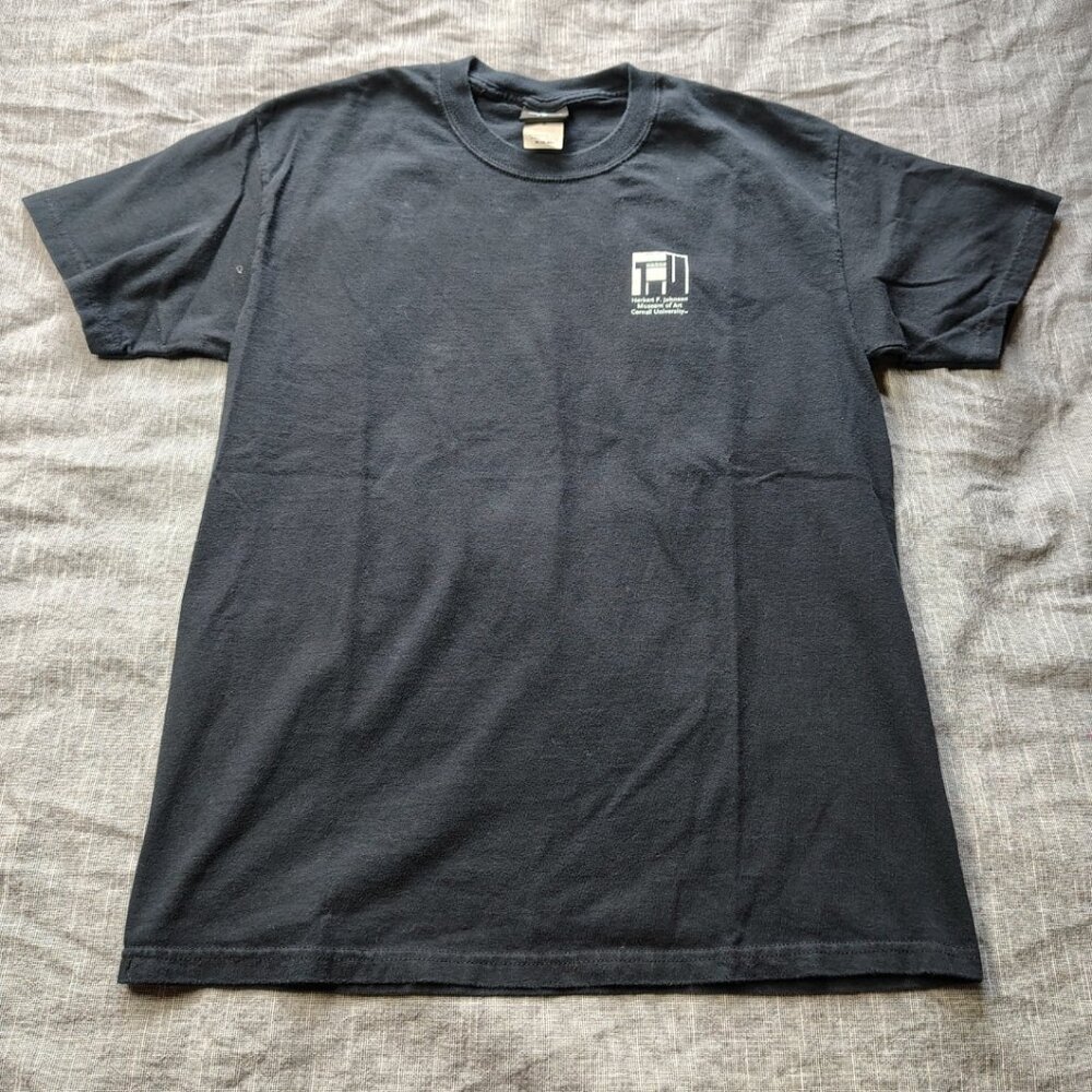 VINTAGE Herbert F Johnson Museum of Art Happens T‎ Shirt Size Medium Cornell 90s